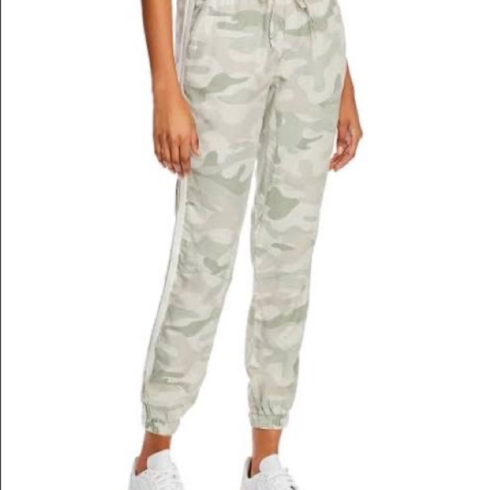 Vintage Havana camo joggers and white pinstripes